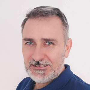 Mákszem István
